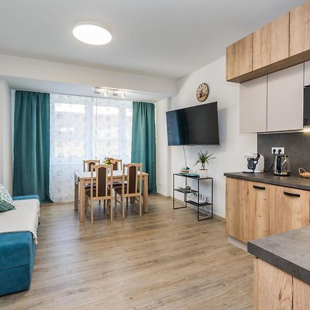 Perla Hradce 202 Apartment ฮราเดตสคราโลเว ภายนอก รูปภาพ